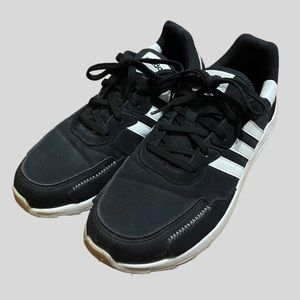 Adidas Women’s Retrorun Sneakers, size 8.5